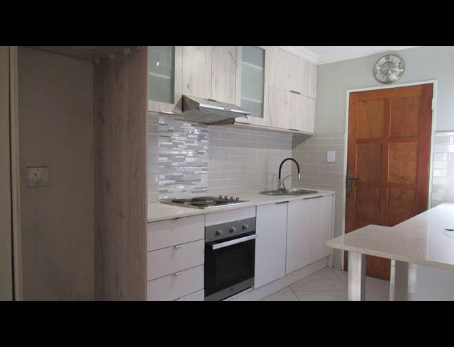 2 BEDROOM TOWNHOUSE FOR SALE IN ELANDSPARK